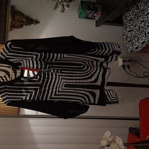 Geometrical design elegant blouse